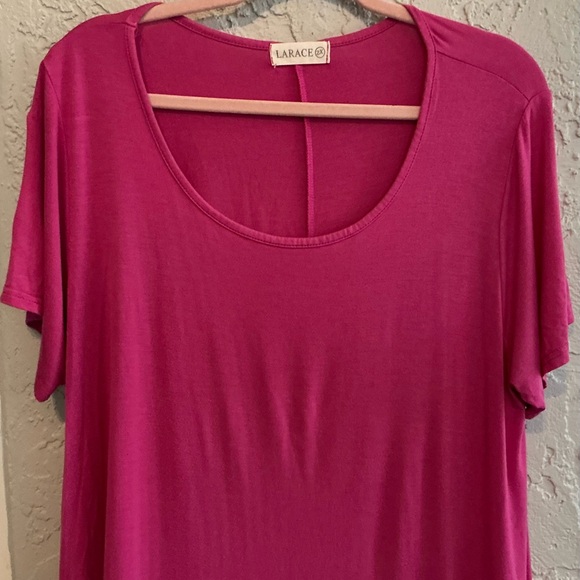 Larace Short Sleeve Scoop Neck Tunic in Pink - Picture 2 of 7